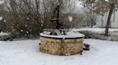 Schaugarten Saubergen Familie Österreicher Brunnen im Schnee